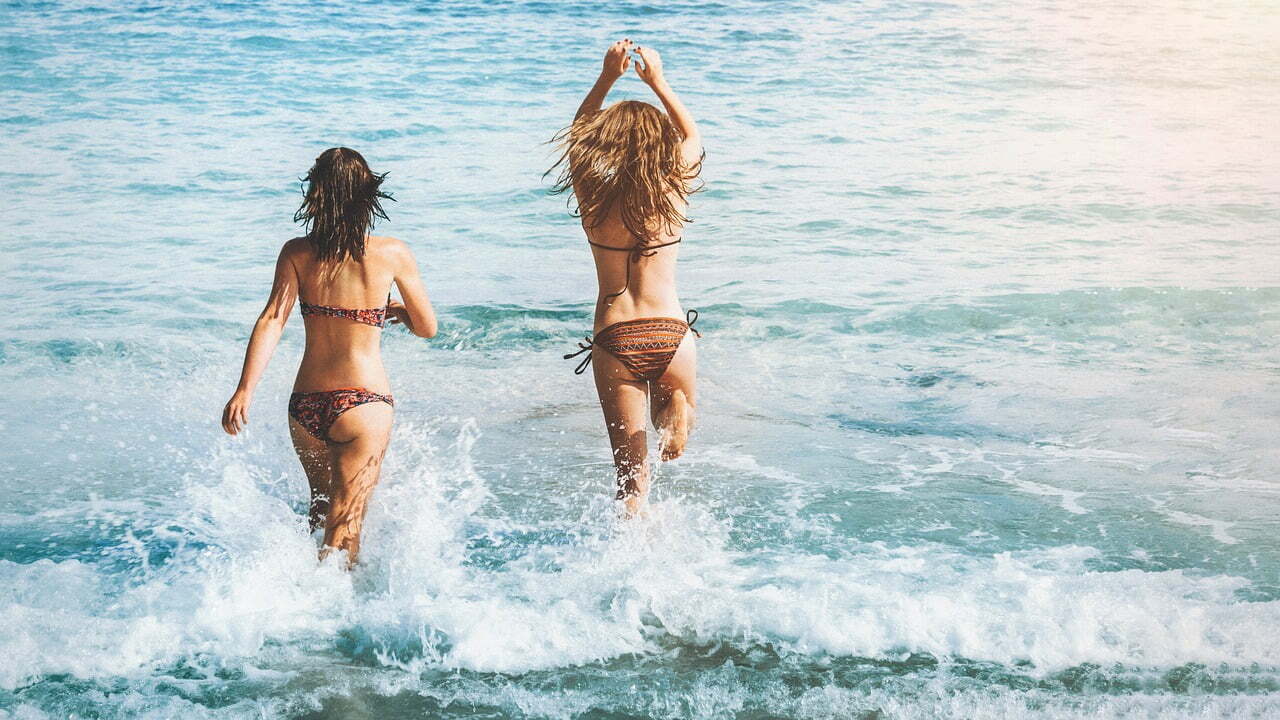 Why you should travel with other singles 3