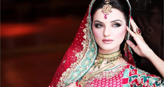 Hire a professional bridal makeup artist 5
